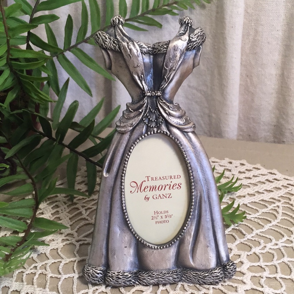 Victorian Style Ballgown Photo Frame Ganz